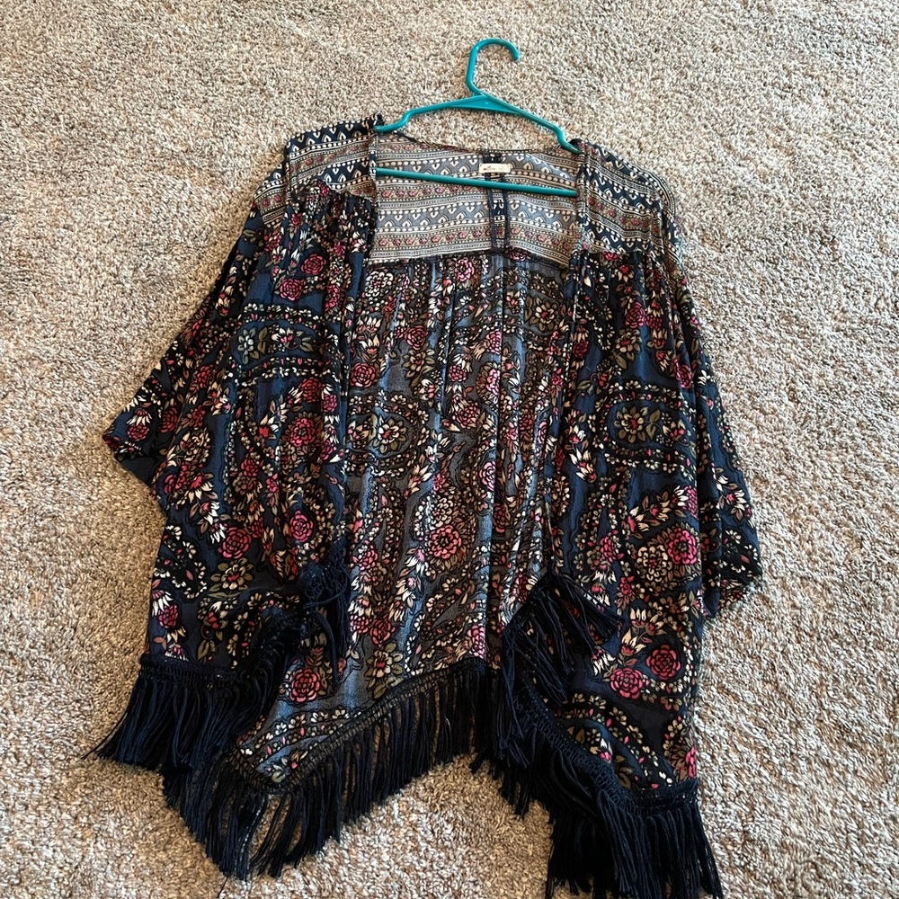 size small colorful shawl from hollister